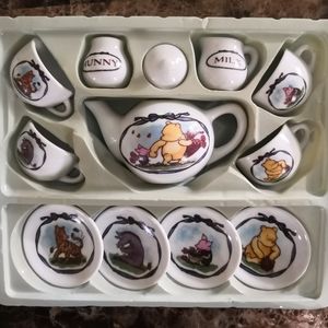 Vintage Classic Winnie the Pooh Tea Set Schylling